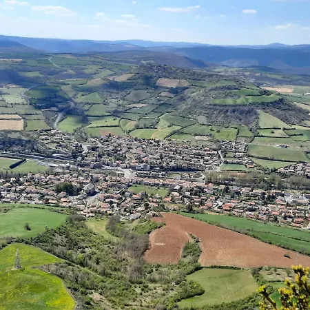 Maison De Village Spacieuse Et Hébergement de vacances