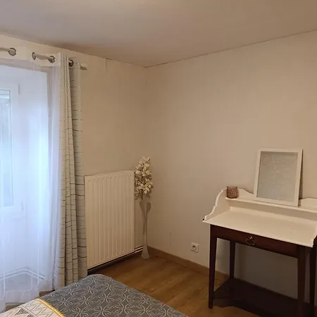 Dom wakacyjny Maison Spacieuse Et Agreable Saint-Georges-de-Luzençon