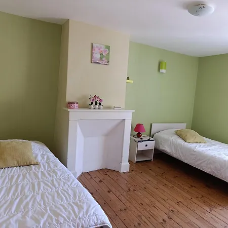 Dom wakacyjny Maison Spacieuse Et Agreable Saint-Georges-de-Luzençon