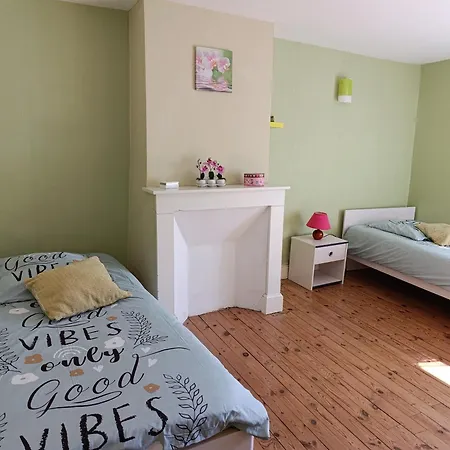 Maison Spacieuse Et Agreable * Saint-Georges-de-Luzencon