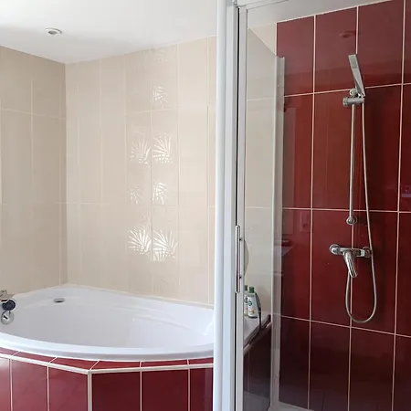 Maison Spacieuse Et Agreable * Saint-Georges-de-Luzençon