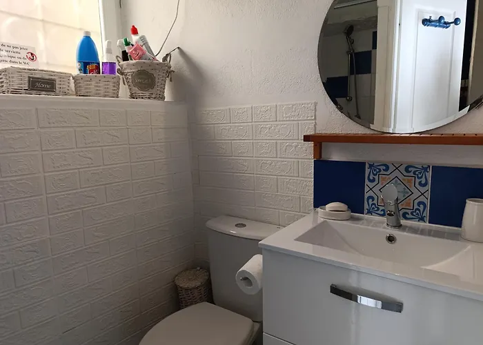 Maison Spacieuse Et Agreable Saint-Georges-de-Luzençon