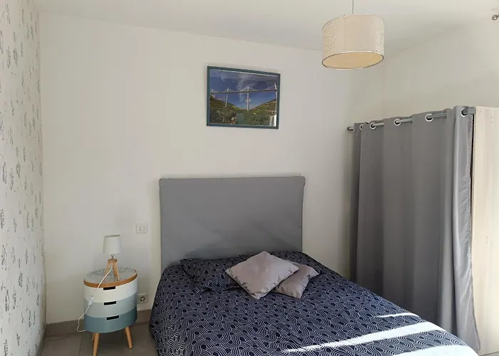 Maison Spacieuse Et Agreable * Saint-Georges-de-Luzençon