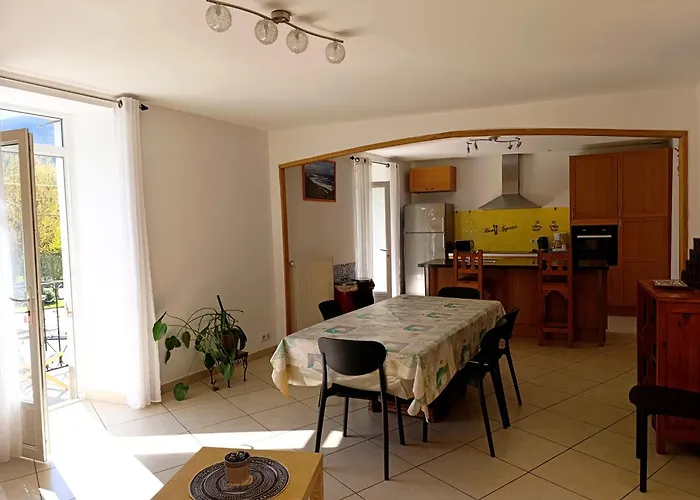 Tatil Evi Maison Spacieuse Et Agreable Saint-Georges-de-Luzençon